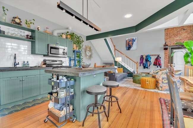 Building Photo - Luxury residence in the heart of Denver’s historic Baker district - 2 bedrooms - 2 Bathrooms - To...