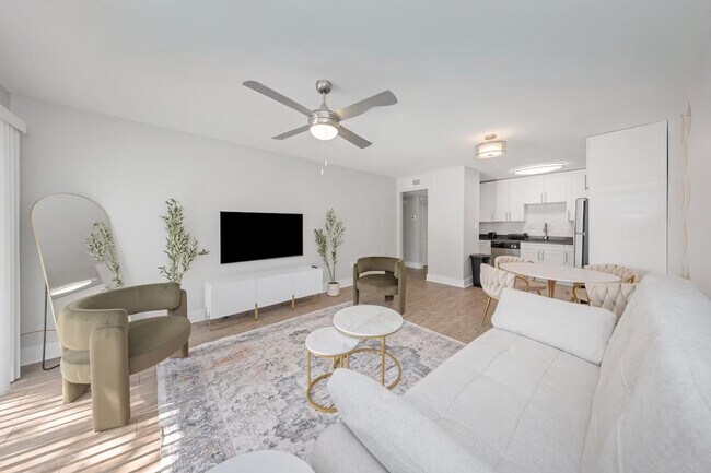 Building Photo - 4312 W Roland St