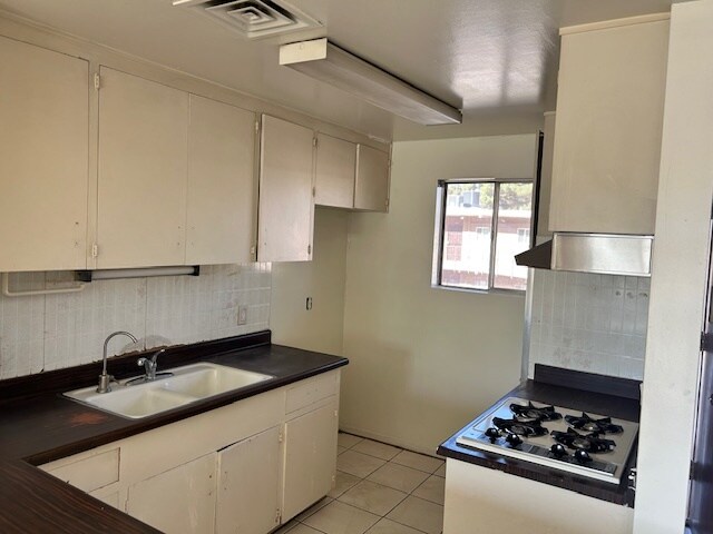 Building Photo - 6125 E Indian School Rd