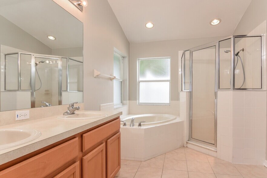 Building Photo - 35153 Meadow Reach Dr