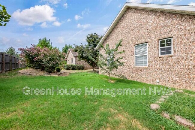 Building Photo - 4003 SW Hawthorne Pl