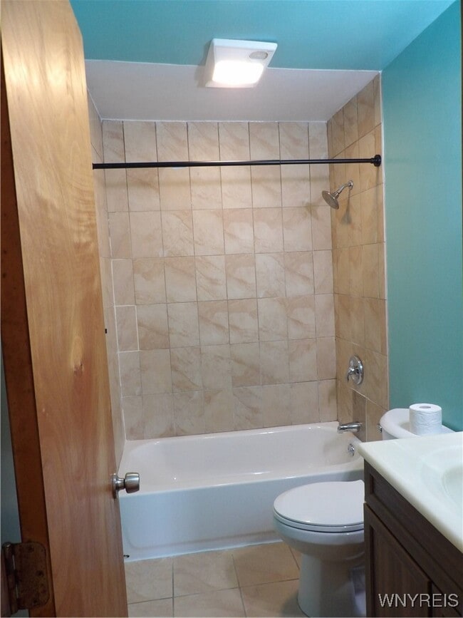 Building Photo - 10332 Transit Rd