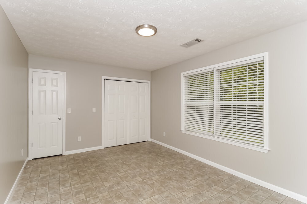Building Photo - 3135 Sweetbriar Dr