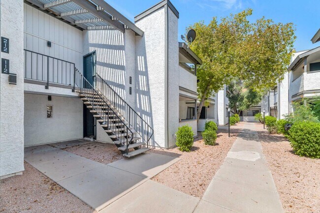 Building Photo - 1221 N 85th Pl