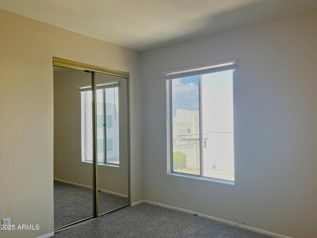 Building Photo - 16029 N 25th Dr