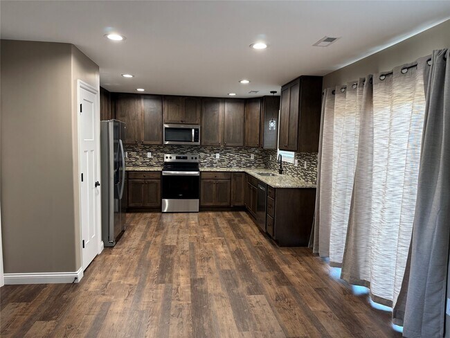 Building Photo - 1135 Baseball Dr