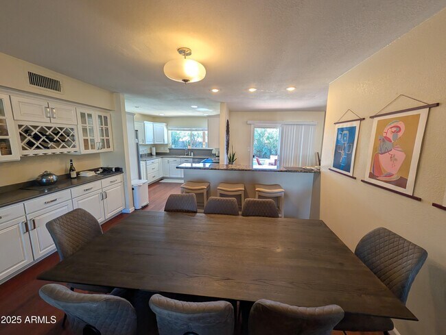 Building Photo - 4909 E Presidio Rd