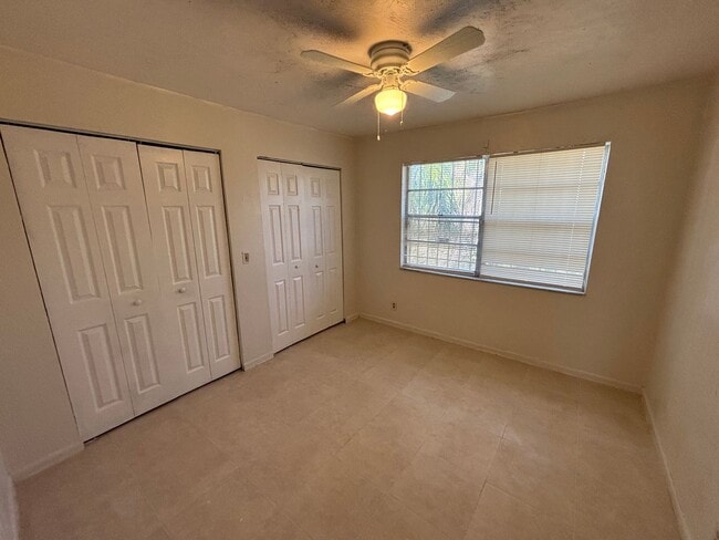 Building Photo - 4 Bedroom 1 1/2 Bathroom Single Family House