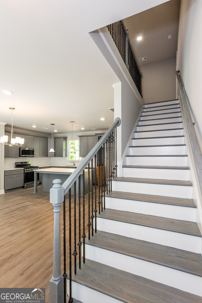 Building Photo - 3352 Landings S Dr SW