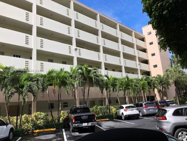 Building Photo - 1 bedroom in Sunny Isles Beach FL 33160