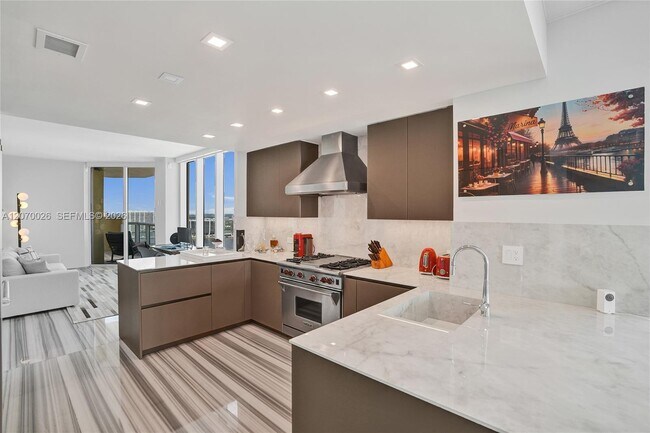 Building Photo - 17875 Collins Ave