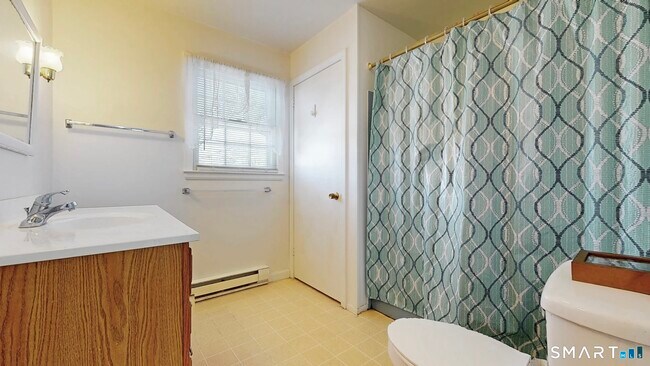 Building Photo - 107 Chestnut St