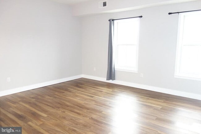 Building Photo - 228 S Mill Rd