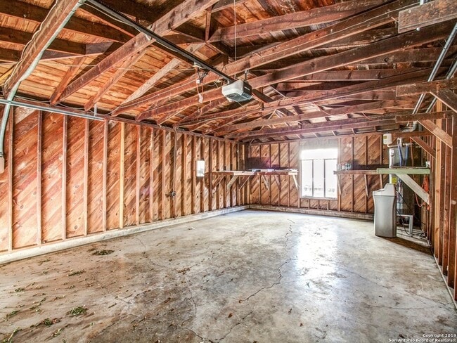 Building Photo - 413 Garraty Rd