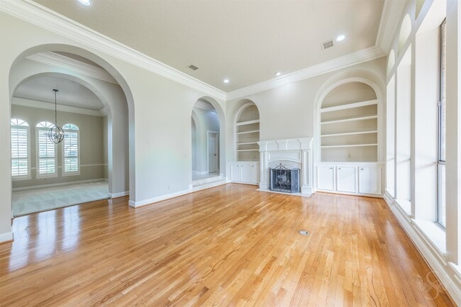 Building Photo - 32810 Waltham Crossing