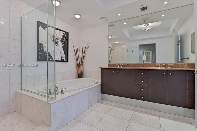 Building Photo - 3535 S Ocean Dr
