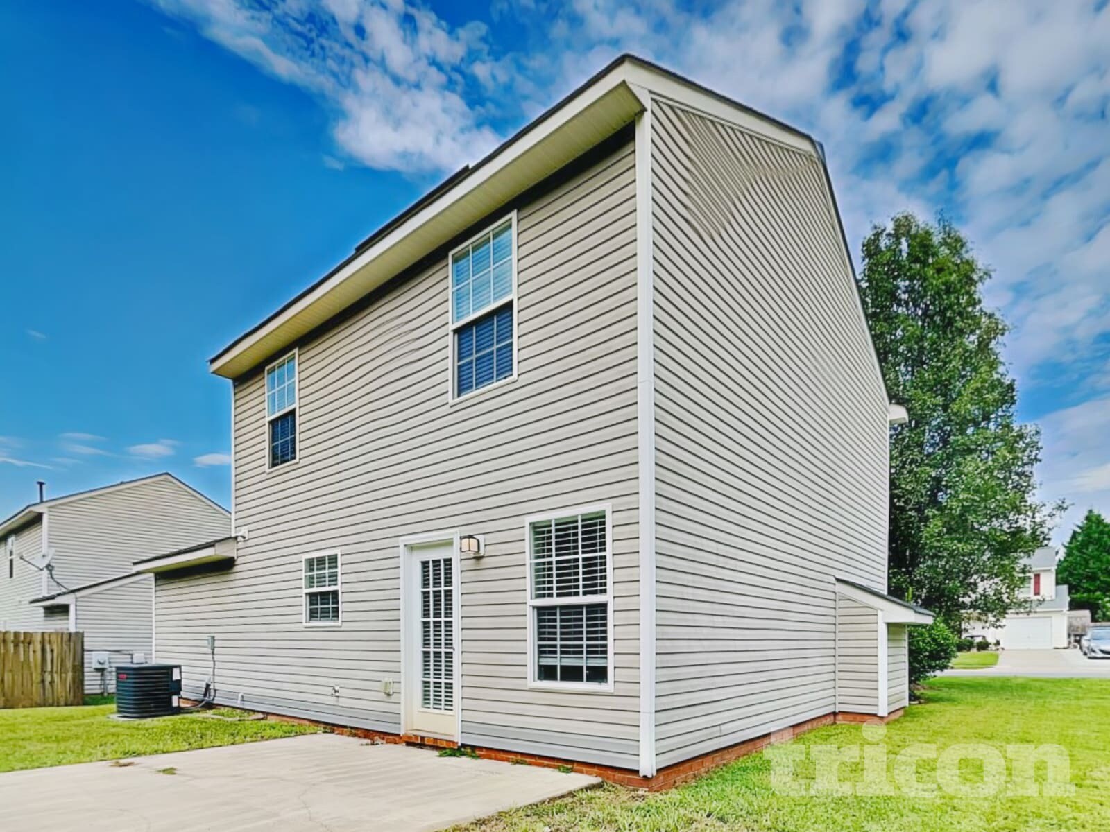 Building Photo - 3933 Far West Dr