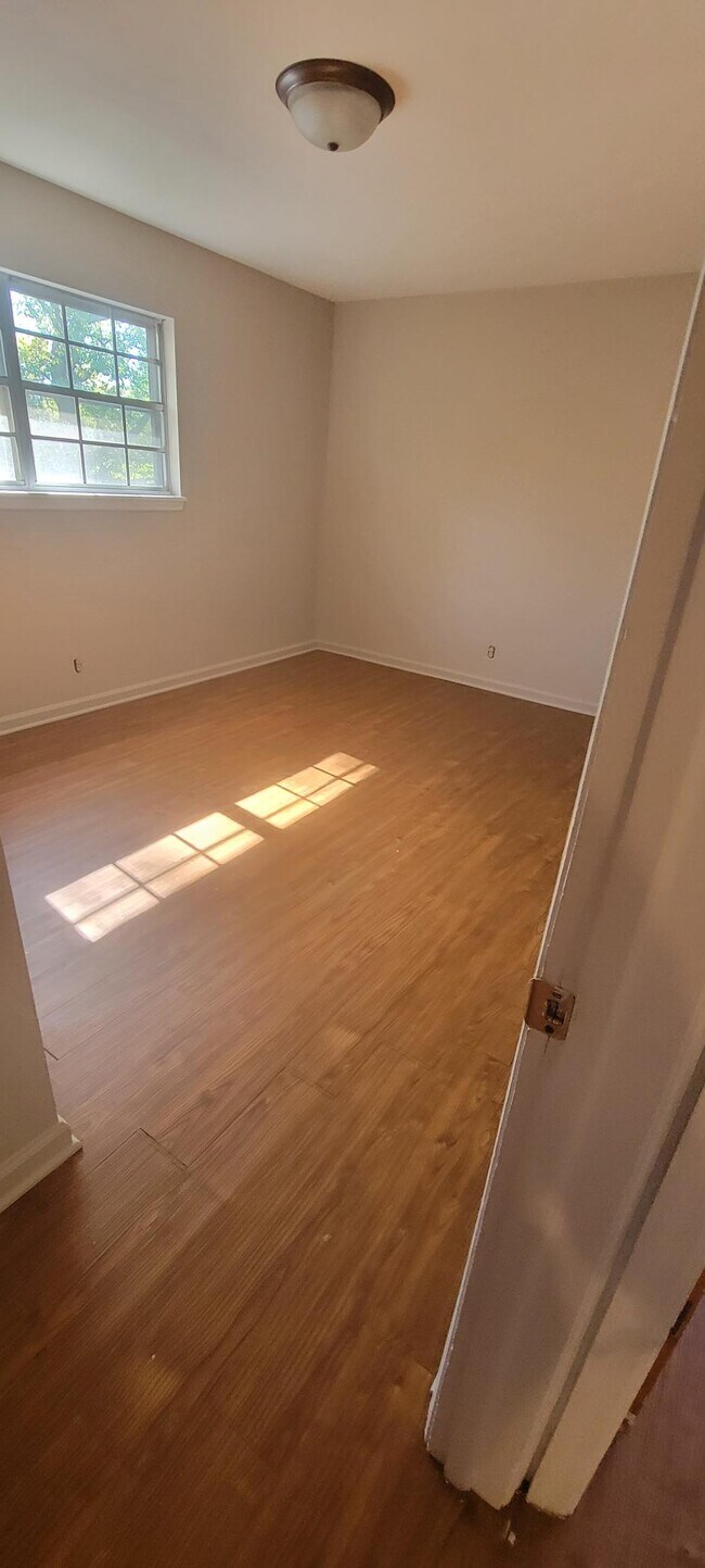 Building Photo - 222 N Haworth Ave