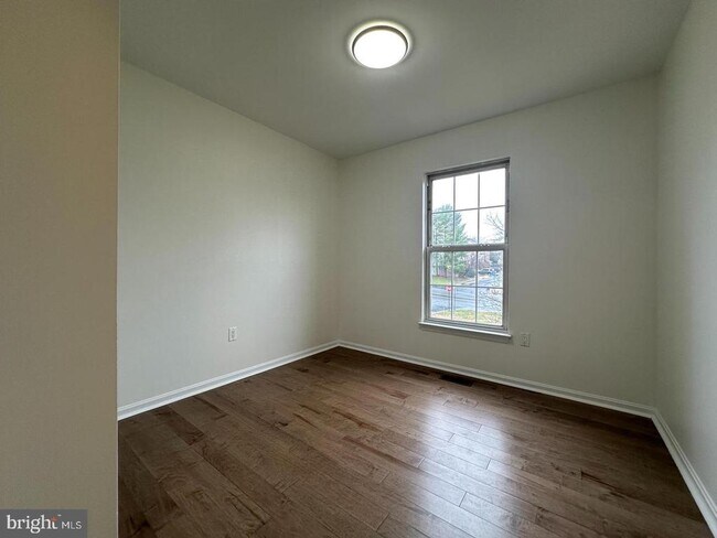 Building Photo - 14560 Woodgate Manor Cir