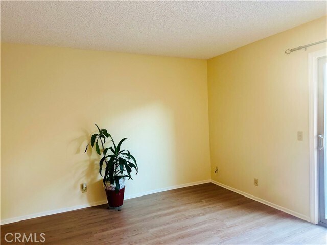 Building Photo - 1008 Las Lomas Dr