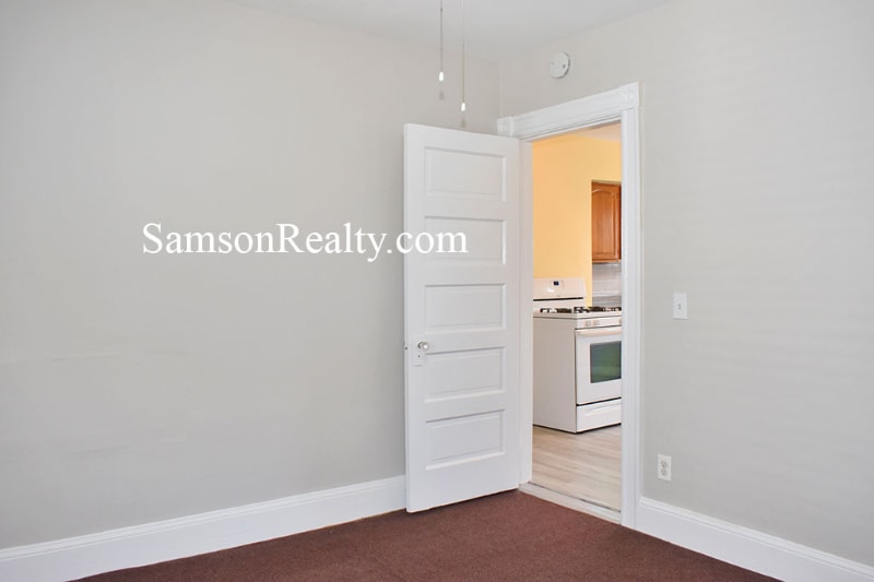Building Photo - 158 Bentley St