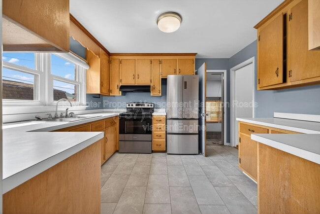 Building Photo - 204 Cleopatra Ct