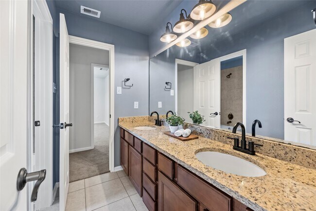 Building Photo - 26215 Salt Creek Ln