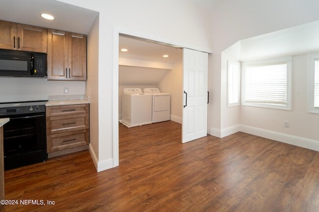 Building Photo - 11 Aviles Street