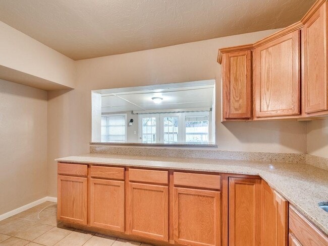 Building Photo - 2640 Manchester Dr