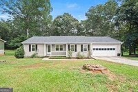 Building Photo - 200 E Country Woods Dr