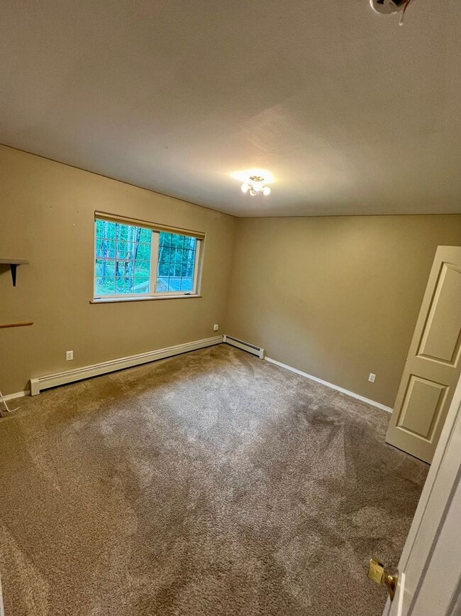 Building Photo - Spacious 3BR/2.5BA Fairbanks Home – Garage...