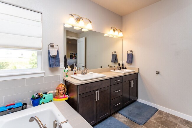 Building Photo - 11560 Spectacular Bid Cir