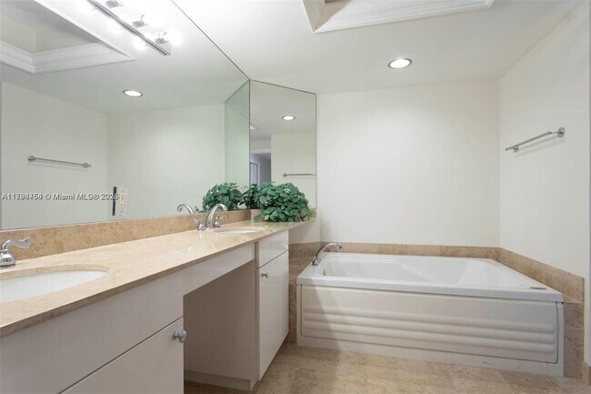 Building Photo - 4779 Collins Ave