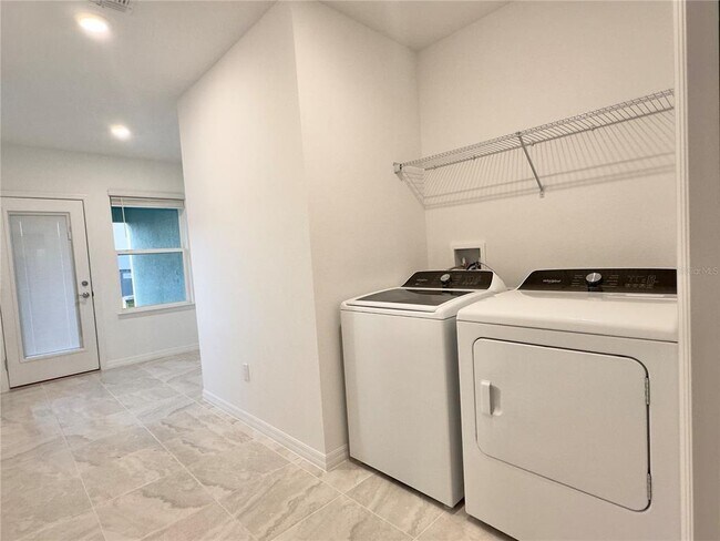 Building Photo - 4685 Citrus Cir