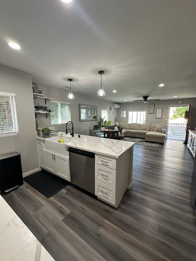 Building Photo - Inviting 3-Bedroom | 2-Bathroom Home in National City