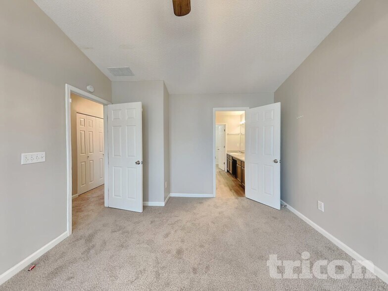 Building Photo - 1654 Heyford Cir NW