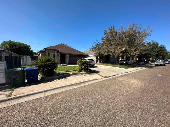 Building Photo - 1902 Denmark Ln