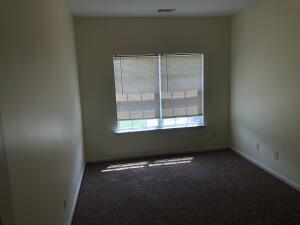 Building Photo - 420 Bowen Falls