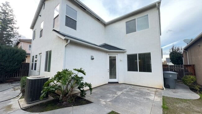 Building Photo - 714 W Riviera Ln