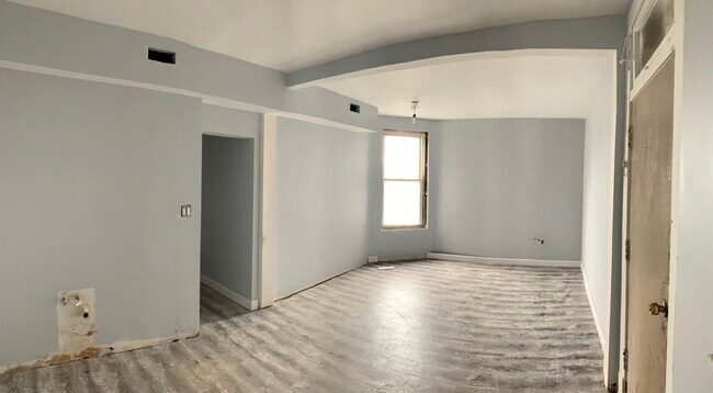 Building Photo - 6036 S Eberhart Ave