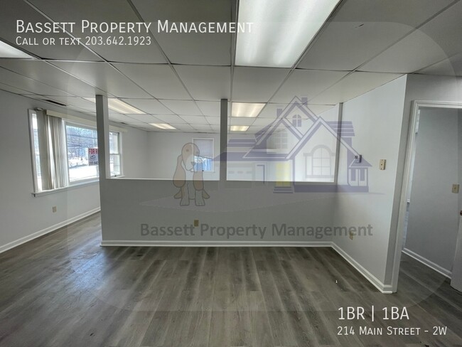 Building Photo - 214 Main St