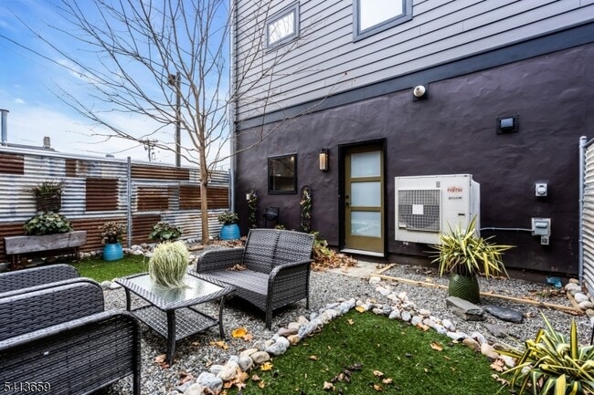 Building Photo - 10 McCready's Alley