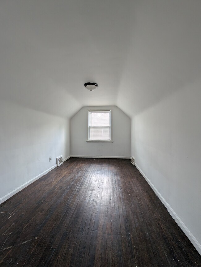 Building Photo - 20242 Ward Ave