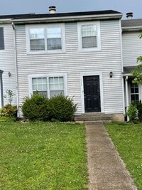 Building Photo - 2 bedroom 1.5 bath townhome