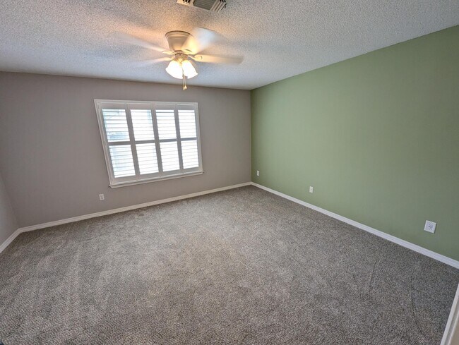 Building Photo - 9475 Pine Lily Ct