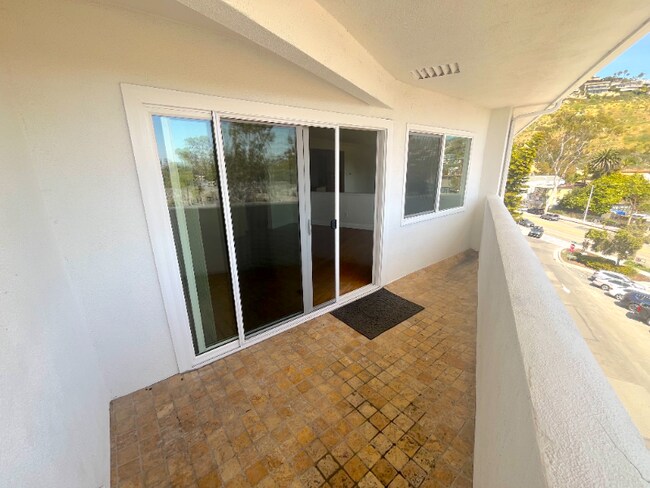 Building Photo - 100 Cliff Dr