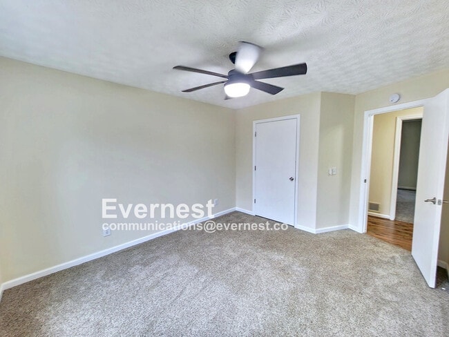 Building Photo - 2047 Arbor Forest Dr SW