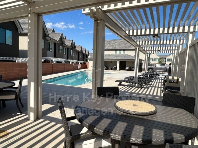 Building Photo - 960 Heritage Dr