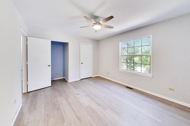 Building Photo - 505 Newbury Dr