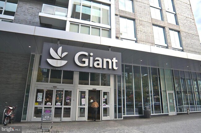 Building Photo - 1208 M St NW